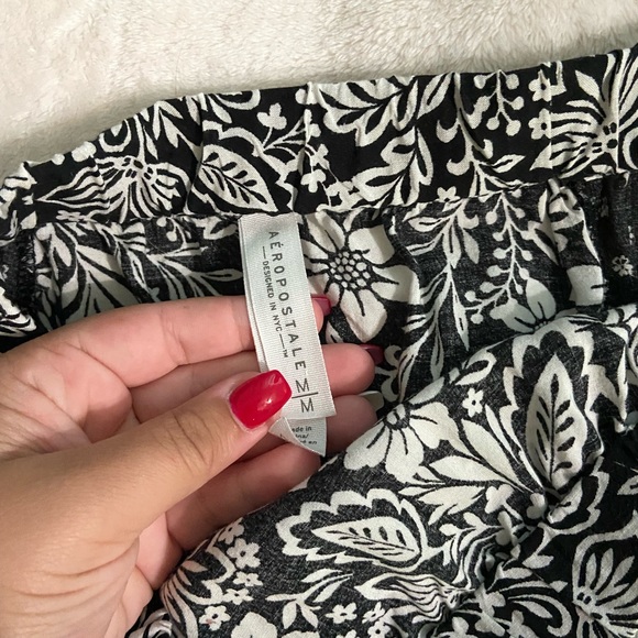 Black and White Aeropostale Skirt - Picture 2 of 2